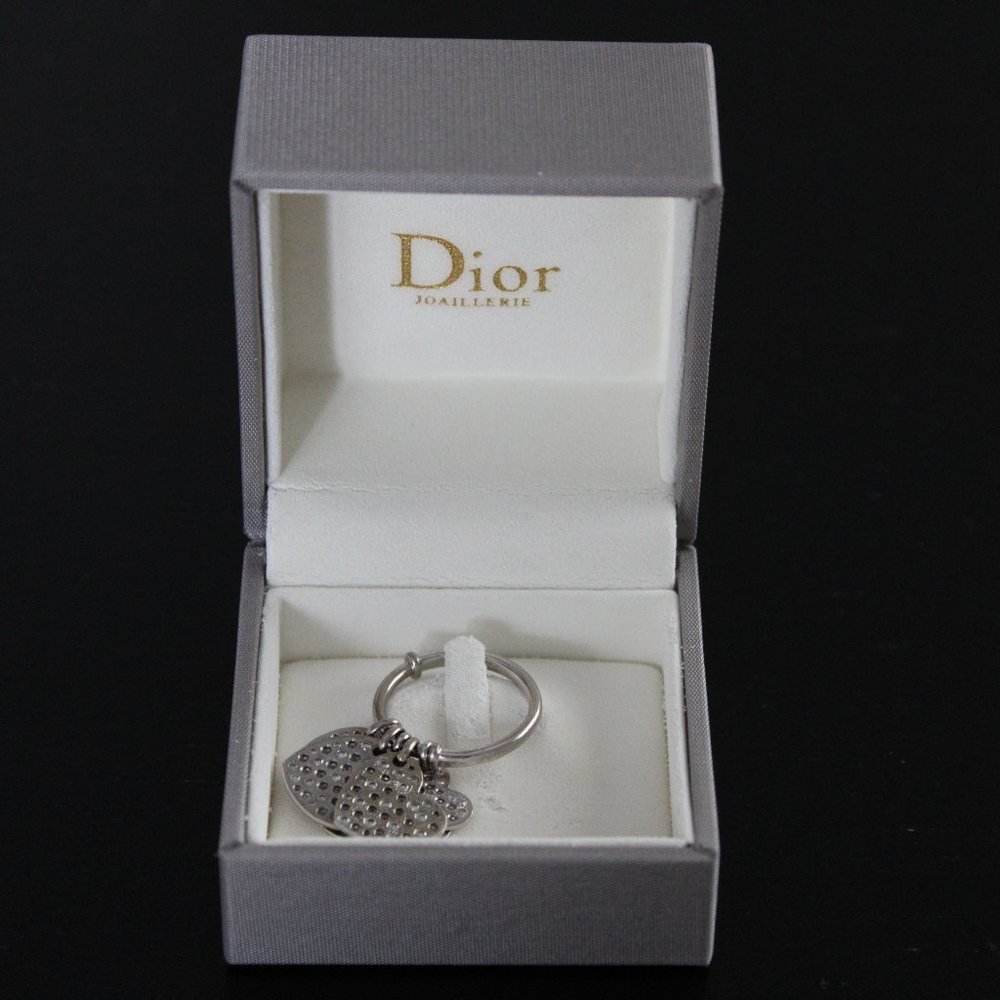 Christian Dior 18K White Gold Diamond Heart Dangle Ring - Picture 6 of 7